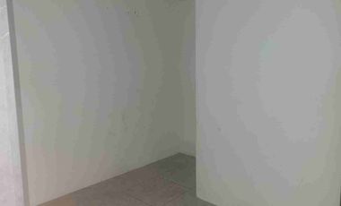 Se alquila casa con piscina