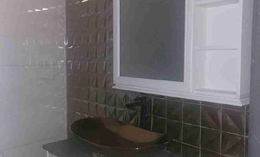 Se alquila casa con piscina