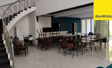 Disewakan Rumah 2 lantai di Jalan Raya Jemursari Surabaya