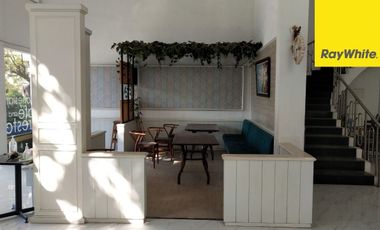 Disewakan Rumah 2 lantai di Jalan Raya Jemursari Surabaya