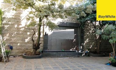 Disewakan Rumah 2 lantai di Jalan Raya Jemursari Surabaya