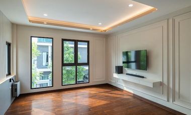 Town in Town Area! Near SISB!Luxury Built-in Home with Underground Power Lines!3 Storeys, 3 Parking Spaces! For Sale The City Ekkamai–Ladprao