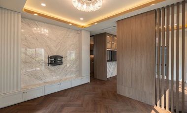 Town in Town Area! Near SISB!Luxury Built-in Home with Underground Power Lines!3 Storeys, 3 Parking Spaces! For Sale The City Ekkamai–Ladprao