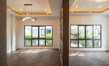 Town in Town Area! Near SISB!Luxury Built-in Home with Underground Power Lines!3 Storeys, 3 Parking Spaces! For Sale The City Ekkamai–Ladprao