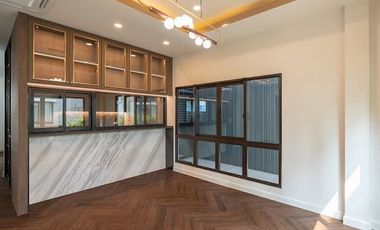 Town in Town Area! Near SISB!Luxury Built-in Home with Underground Power Lines!3 Storeys, 3 Parking Spaces! For Sale The City Ekkamai–Ladprao