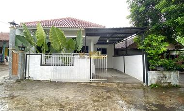 VILLA PRIVATE POOL DI BERBAH SLEMAN FULLY FURNISH