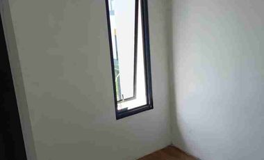 Dikontrakan Rumah 2 Lantai Baru,Luas 80m2
Lokasi Strategis Jebres,Solo
