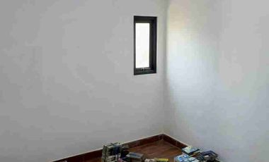 Dikontrakan Rumah 2 Lantai Baru,Luas 80m2
Lokasi Strategis Jebres,Solo