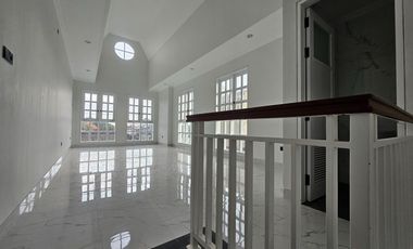 Ruko Modern 2 Lantai Siap Pakai Dijual, di Kerobokan