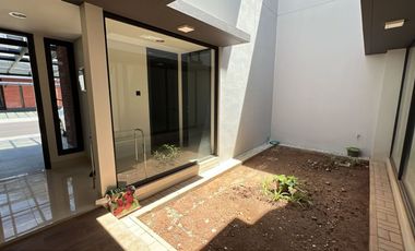 Rumah Cantik Minimalis 2 Lantai Disewakan di Cluster Genova Summarecon