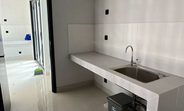 Rumah Cantik Minimalis 2 Lantai Disewakan di Cluster Genova Summarecon
