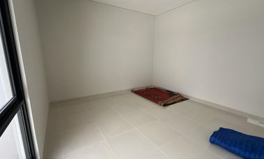 Rumah Cantik Minimalis 2 Lantai Disewakan di Cluster Genova Summarecon