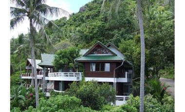 For Sale!! Spacious Villa with Stunning Seaview in Chaweng Noi, Koh Samui