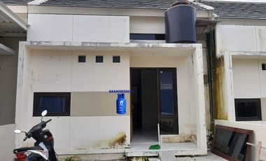 Rumah Siap Huni Di Perumahan Manyar Gresik