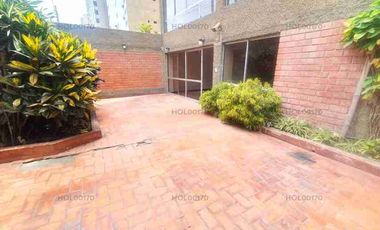 VENDO DEPARTAMENTO CERCA AL GOLF DE SAN ISIDRO