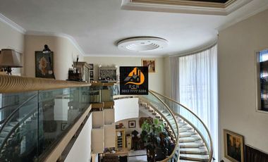 T57.Rumah Second Mewah Di Mega Kuningan Jakarta Selatan