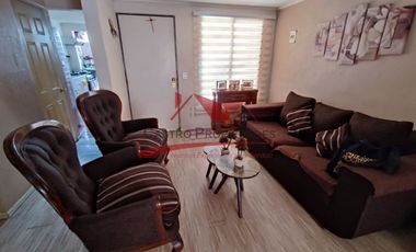 Hermosa Casa de Dos Pisos 3 Dormitorios 2 Baños, Condominio Piedra Roja, Comuna de Quilicura