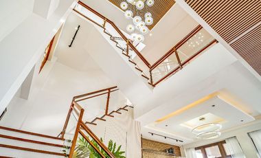 For Sale 3-Storey House For Sale with City and Sea View in Talisay City Cebu