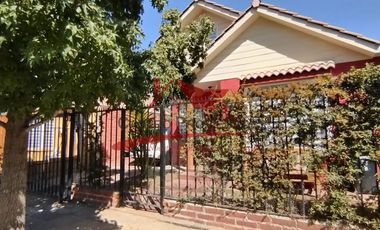 Hermosa Casa Dos Pisos Aislada, 3 Dormitorios, 2 Baños, Sector Larapinta, Comuna de Lampa.