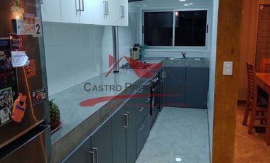 Hermosa Casa Dos Pisos Aislada, 3 Dormitorios, 2 Baños, Sector Larapinta, Comuna de Lampa.