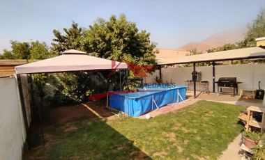 Hermosa Casa Dos Pisos Aislada, 3 Dormitorios, 2 Baños, Sector Larapinta, Comuna de Lampa.