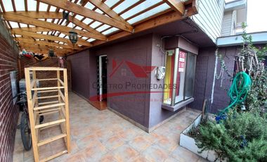 Hermosa Casa de Dos Pisos, 4 Dormitorios, 2 Baños, Villa Santa Luisa Norte, comuna de Quilicura.