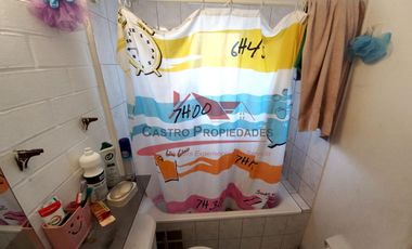 Hermosa Casa de Dos Pisos, 4 Dormitorios, 2 Baños, Villa Santa Luisa Norte, comuna de Quilicura.