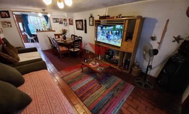Hermosa Casa de Dos Pisos con 3 Dormitorios, 2 Baños Villa Los Esteros, Comuna de Quilicura.