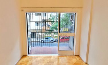 Depto. 2 Amb. con 2 Balcones y Patio Cubierto, en Palermo Soho