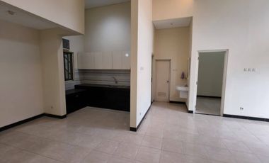 ‼️DISEWAKAN, MINIMAL 2 TAHUN‼️ RUMAH KLAMPIS SEMOLO SEMOLOWARU TERAWAT SIAP HUNI. DEKAT SEKOLAH, KAMPUS, MERR