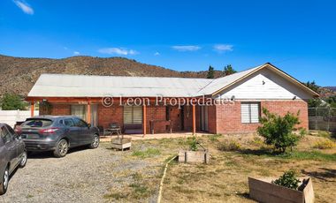 Leon Propiedades vende parcela con casa en sector Cuyuncavi.