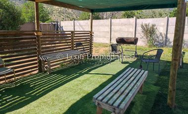 Leon Propiedades vende parcela con casa en sector Cuyuncavi.