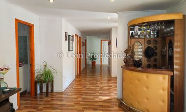 Leon Propiedades vende parcela con casa en sector Cuyuncavi.