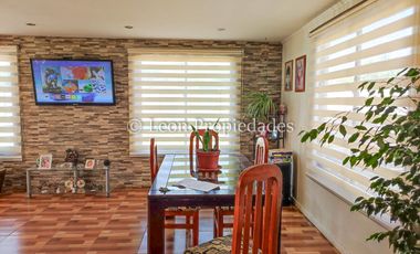 Leon Propiedades vende parcela con casa en sector Cuyuncavi.