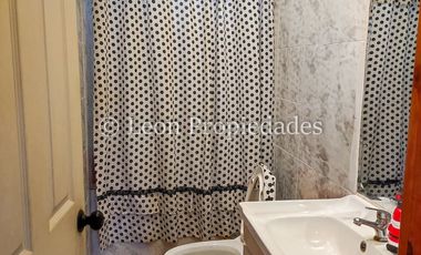 Leon Propiedades vende parcela con casa en sector Cuyuncavi.