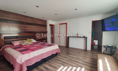 Leon Propiedades vende parcela con casa en sector Cuyuncavi.