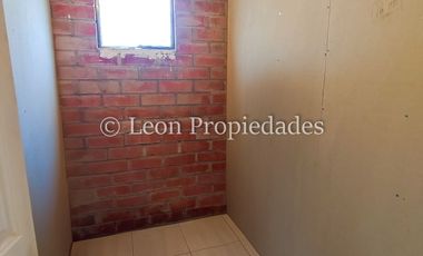 Leon Propiedades vende parcela con casa en sector Cuyuncavi.