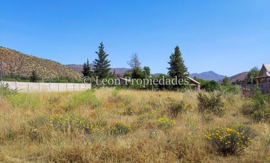 Leon Propiedades vende parcela con casa en sector Cuyuncavi.