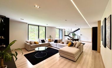 En Venta Casa de Lujo Sector Vía a Tutupali Tarqui