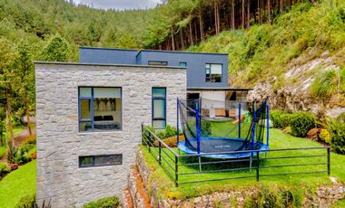 En Venta Casa de Lujo Sector Vía a Tutupali Tarqui