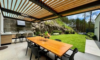 En Venta Casa de Lujo Sector Vía a Tutupali Tarqui