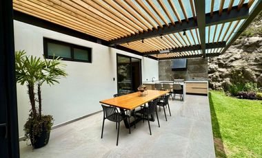 En Venta Casa de Lujo Sector Vía a Tutupali Tarqui