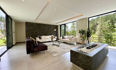 En Venta Casa de Lujo Sector Vía a Tutupali Tarqui
