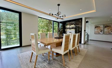 En Venta Casa de Lujo Sector Vía a Tutupali Tarqui