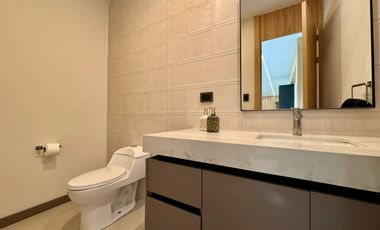 En Venta Casa de Lujo Sector Vía a Tutupali Tarqui