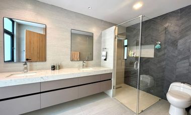 En Venta Casa de Lujo Sector Vía a Tutupali Tarqui