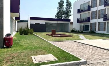 RENTA DEPARTAMENTO ZONA UDLAP, 2 RECAMARAS CON BAÑO, BAÑO DE VSIITAS, 2 ESTACIONAMIENTOS, ROOF GARDEN PRIVADO, CASETA DE VIGILANCIA, SALON DE USOS MUL