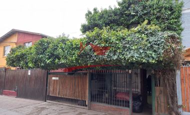 Casa Ampliada de Dos Pisos, 3 Dormitorios, 2 Baños , Villa Lo Boza, Comuna de Renca.