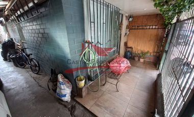 Casa Ampliada de Dos Pisos, 3 Dormitorios, 2 Baños , Villa Lo Boza, Comuna de Renca.