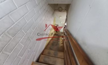 Casa Ampliada de Dos Pisos, 3 Dormitorios, 2 Baños , Villa Lo Boza, Comuna de Renca.